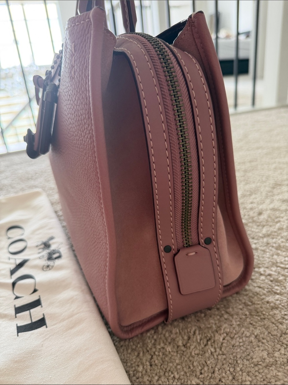 Coach rogue 30 Pebbled Leather suede bag with studs and tea roses - Picture 5 of 16